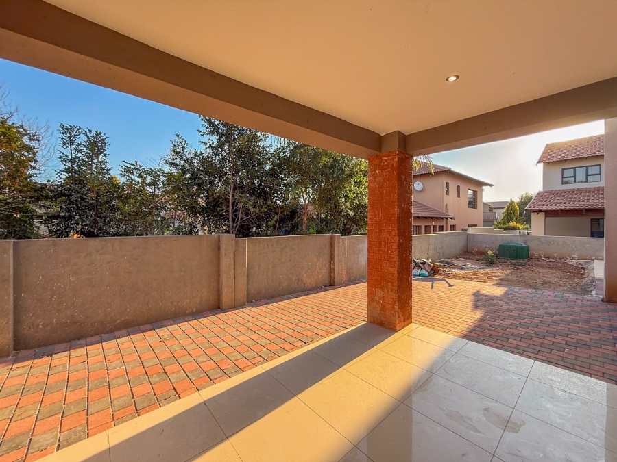 5 Bedroom Property for Sale in Melodie North West
